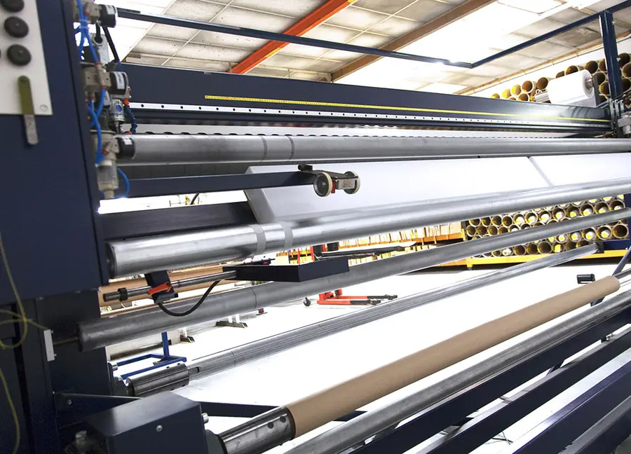 Productielijn in de fabriek. Stoffen van Artex.